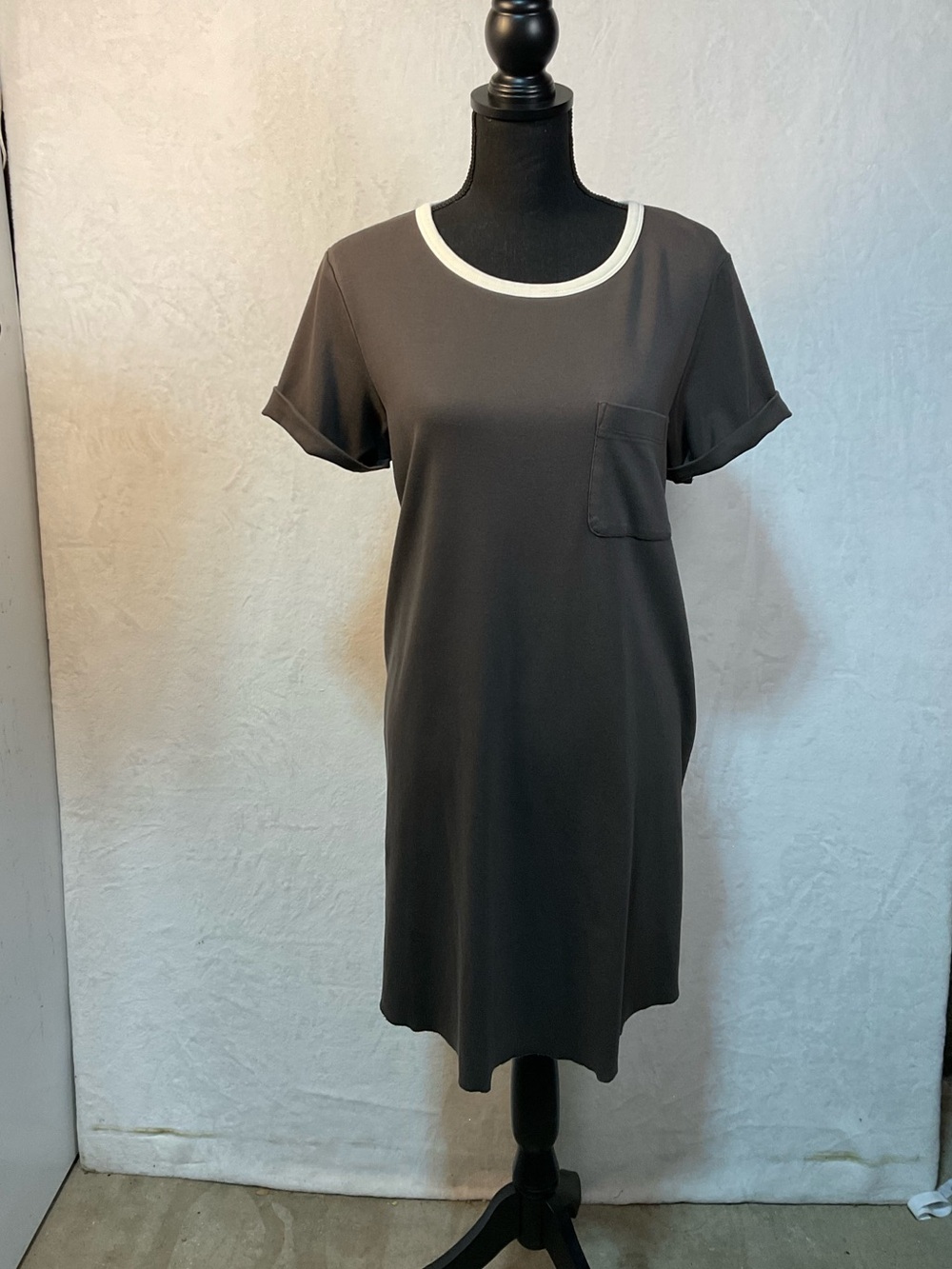 LILLA P tee shirt dress with pocket Olive Brown Size Large